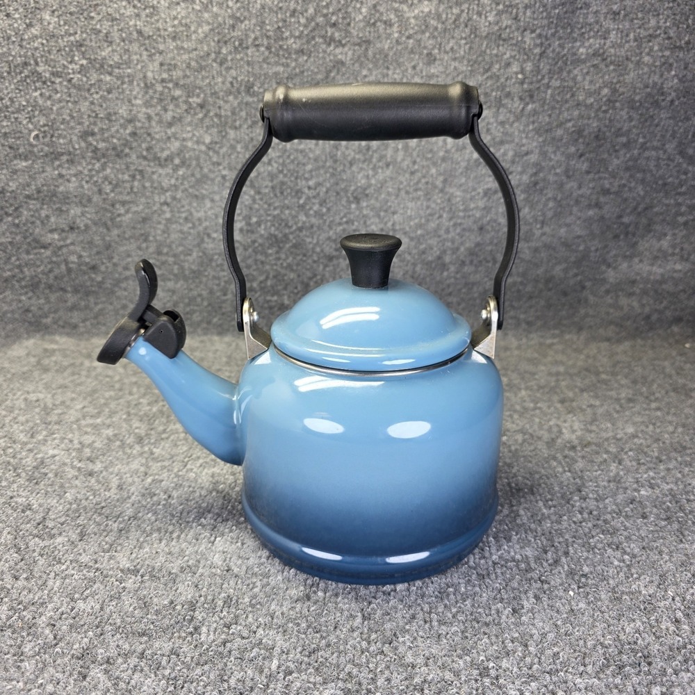 Enameled Le Creuset Demi 1.25 QT 1.1L Tea Kettle Whistler Teapot Caribbean Blue